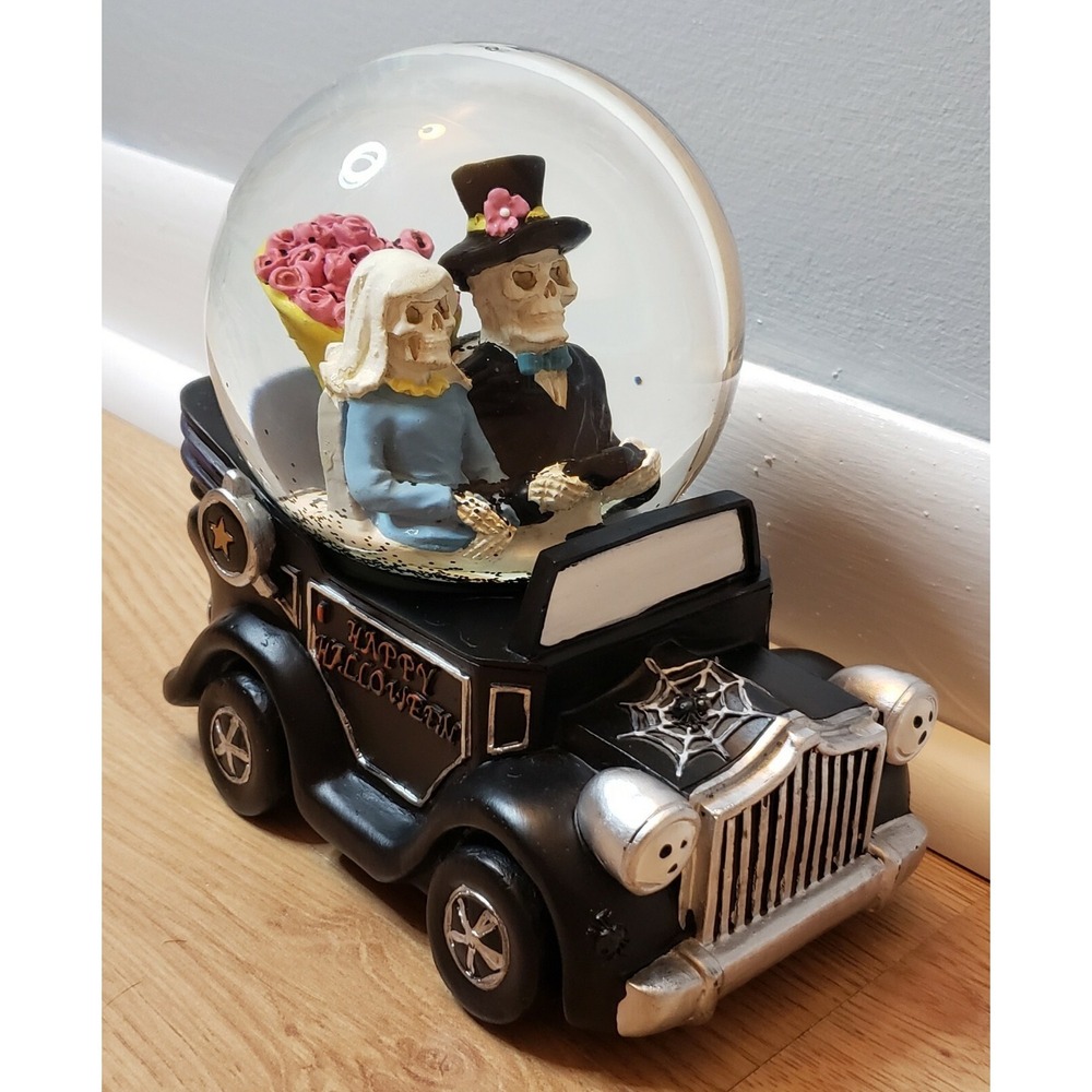 Halloween Snowglobe Skeleton Couple in Car Bride Groom Wedding Plays Music